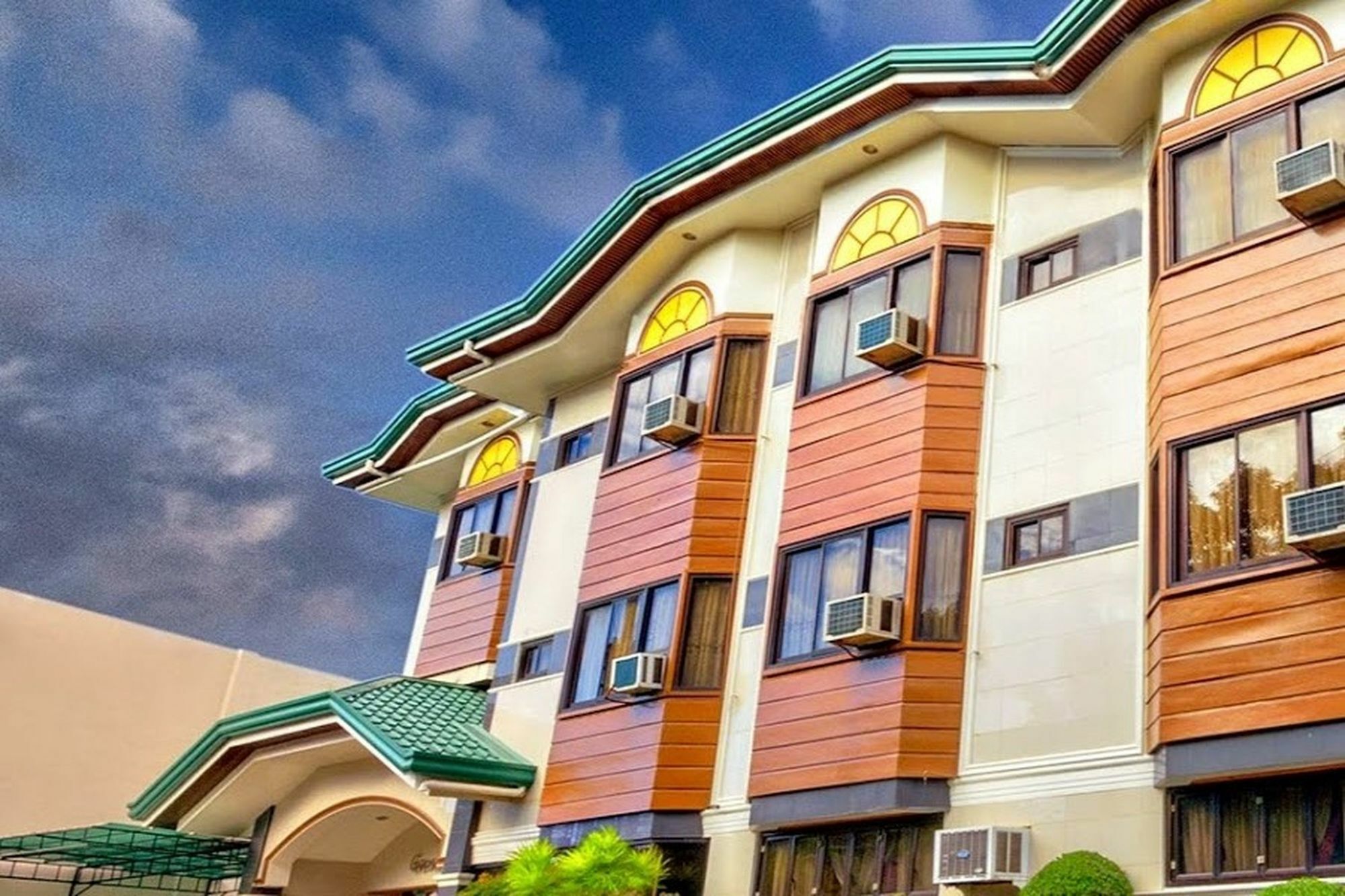 Zen Rooms Vest Grand Suites Bohol Tagbilaran City Exterior foto